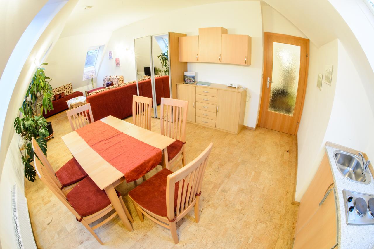 Gaestehaus Haiminger Ehemalig Schmelz Вайсенкірхен-ін-дер-Вахау Екстер'єр фото